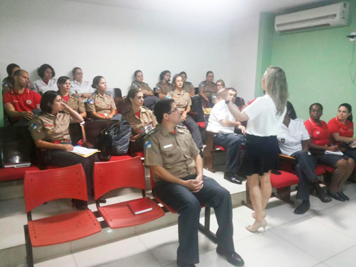 Escola de Educação Financeira do Rioprevidência ministra palestra para o Corpo de Bombeiros