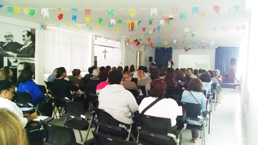 Escola de Educação Financeira oferece palestra com dicas de organização da casa